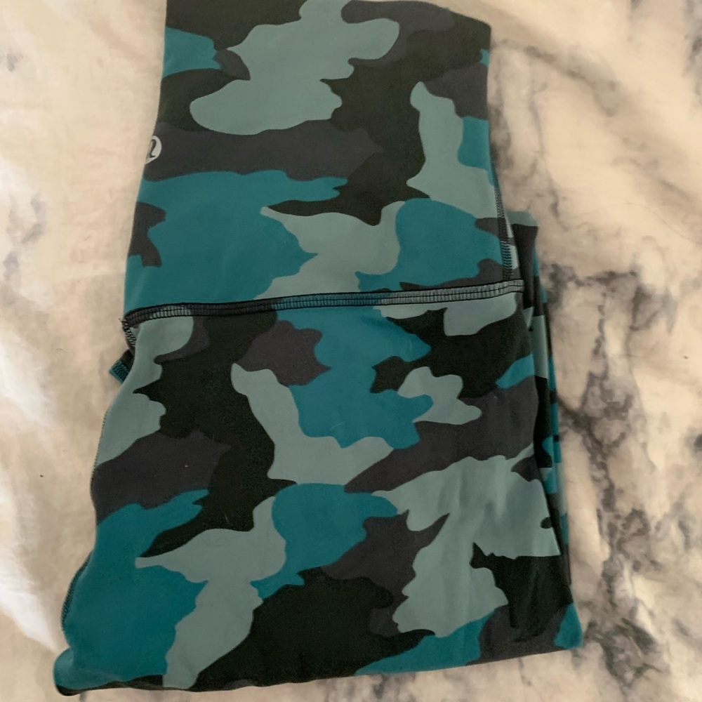 Turquoise camo aligns size 4 28 length